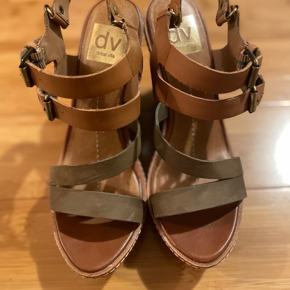 Dolce Vita Jobin Wedge Sandal - Picture 2 of 10